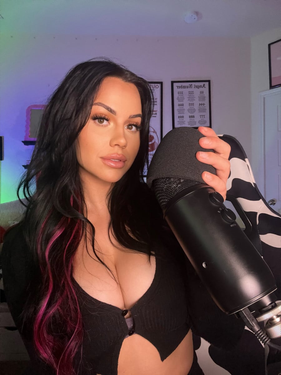 Best Latina Onlyfans: @shotsofsimone
